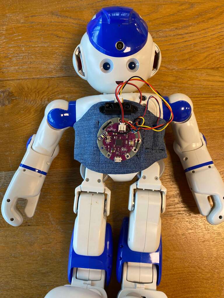 Robot met hartslag en sensor
